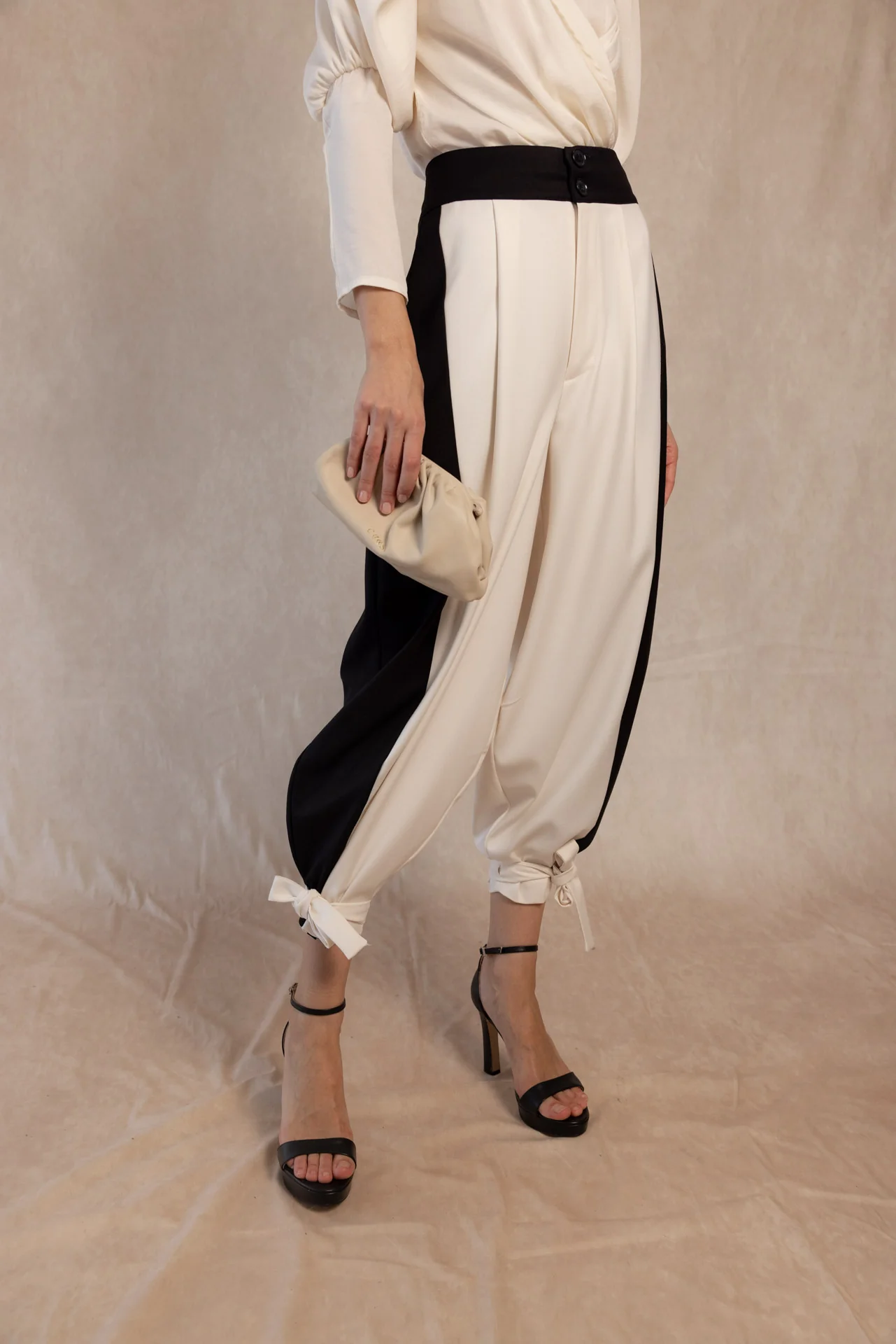 PANTALON ALVARITO BLANCO/NEGRO - Imagen 4