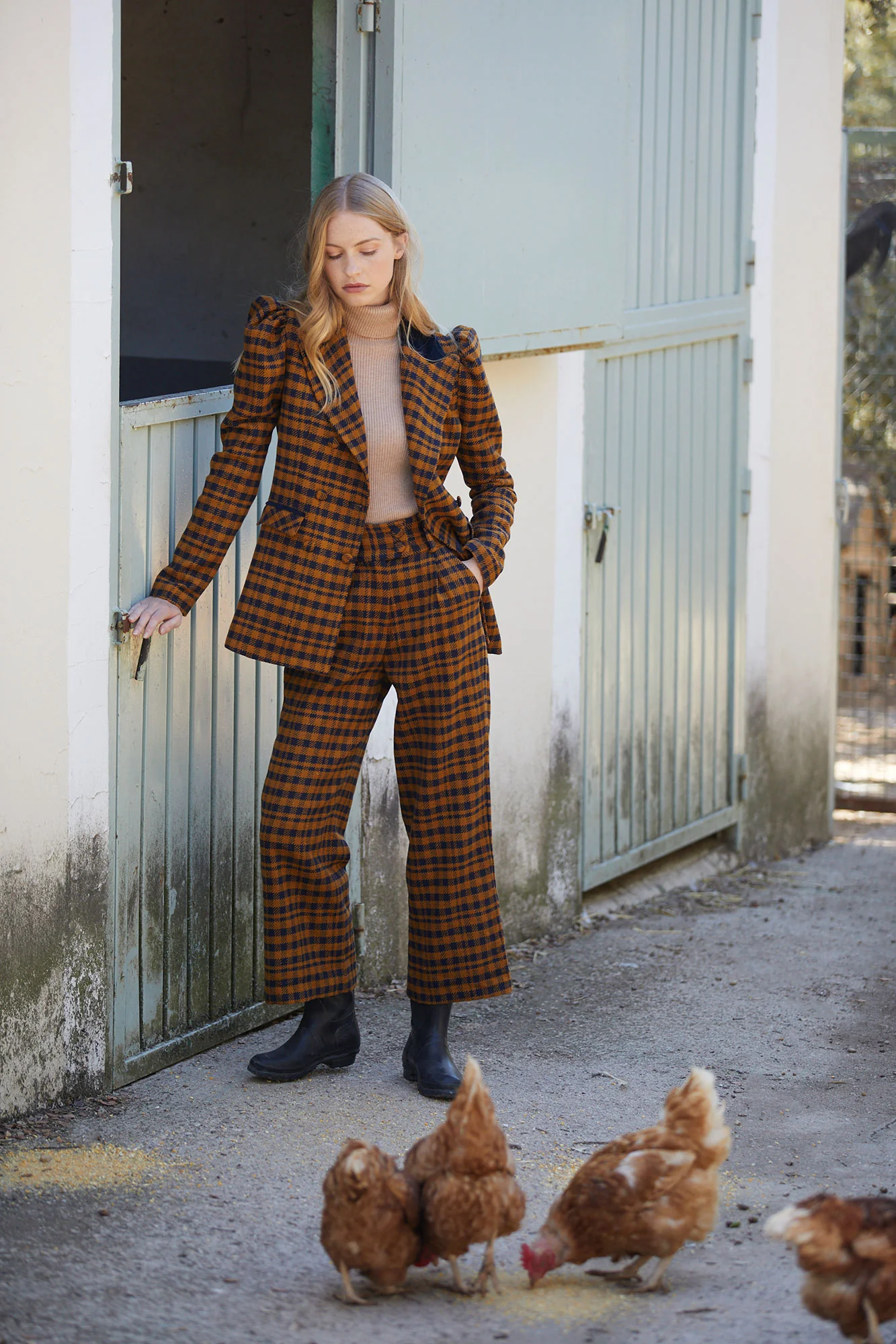 PANTALON BASSA MOSTAZA - Imagen 3