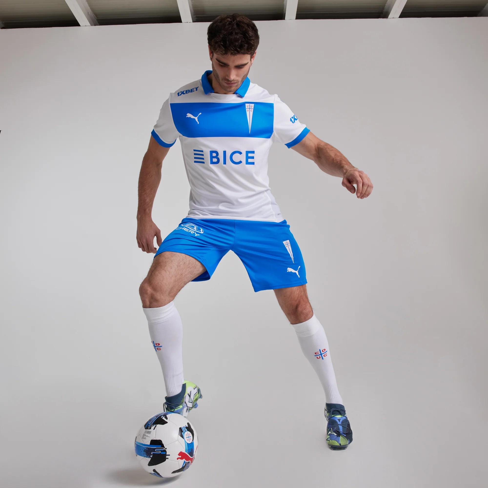 Camiseta Puma Universidad Católica Local 2025 Adulto - Imagen 5