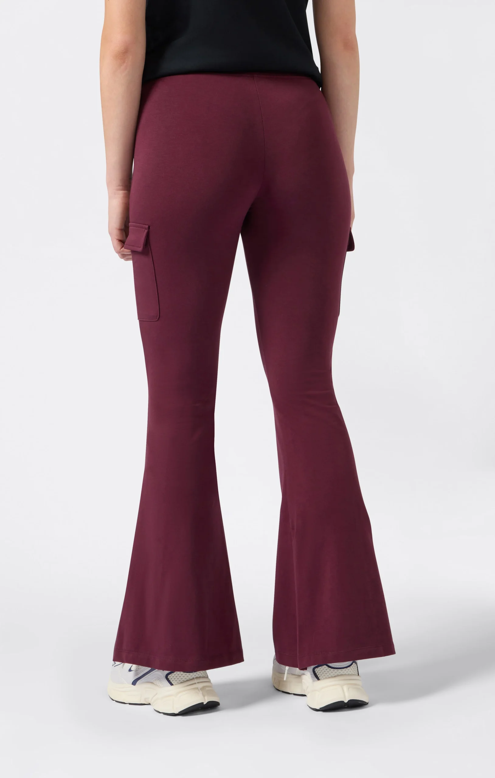 Women’s Flare Cargo Leggings Icons - Imagen 5