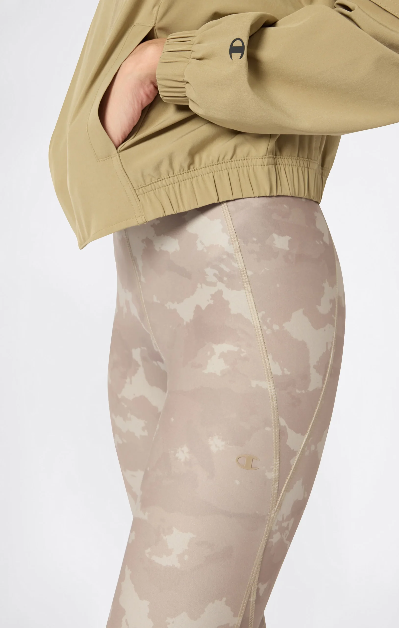 Women’s Leggings with Camo Print - Imagen 5