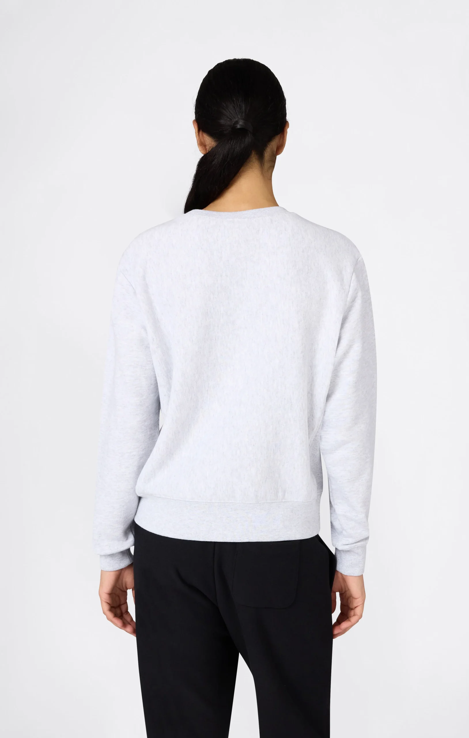 Women’s Lightweight Reverse Weave Crewneck Sweatshirt with Embroidered Logo - Imagen 4