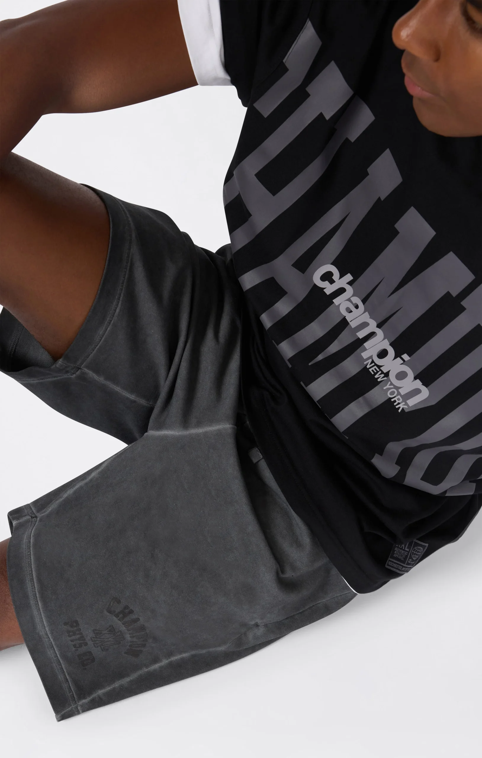 Men’s Washed Stretch Terry 7'' Shorts - Imagen 6