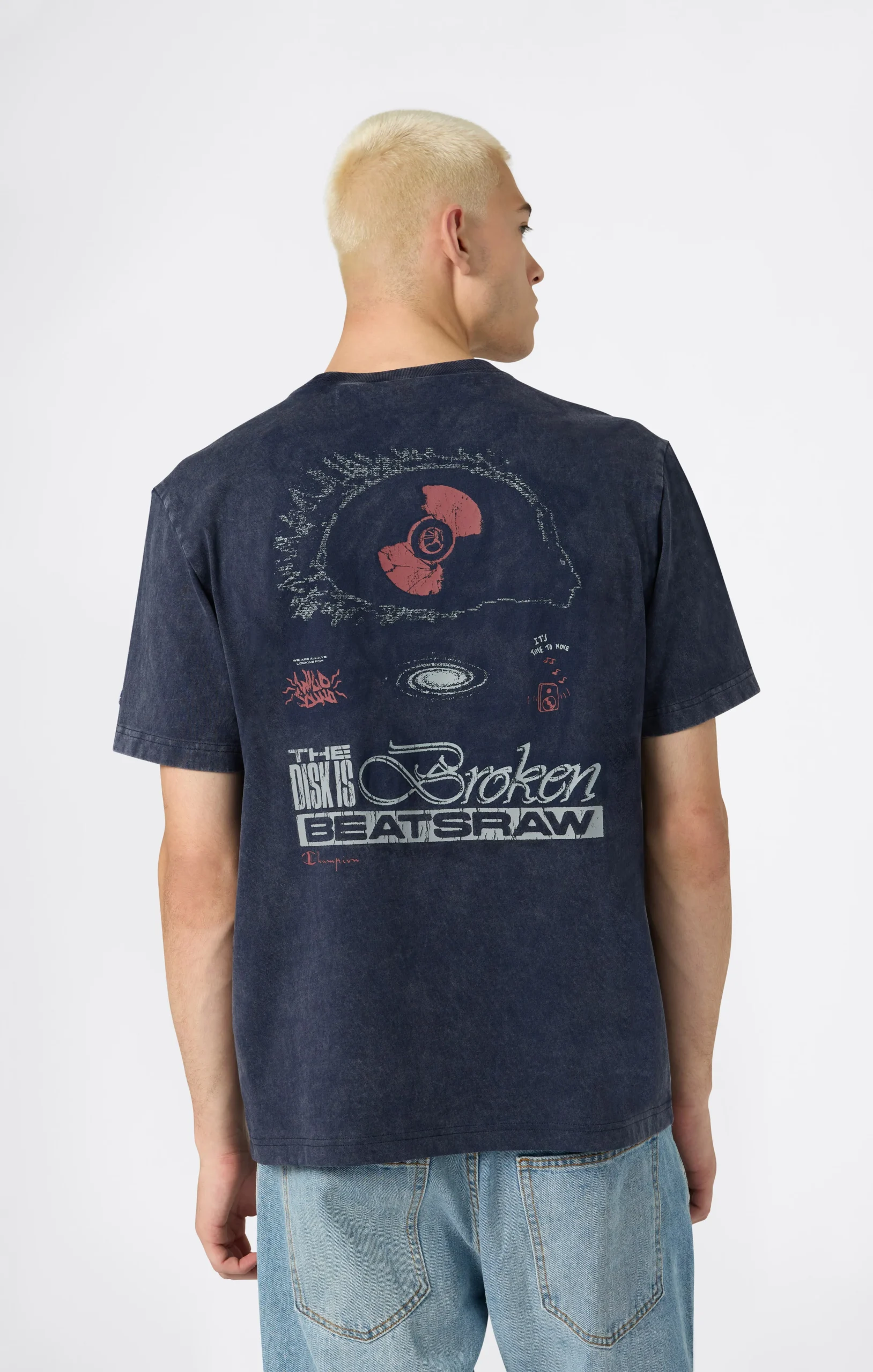 REVERSE WEAVE Men’s Graphic T-Shirt - Imagen 5