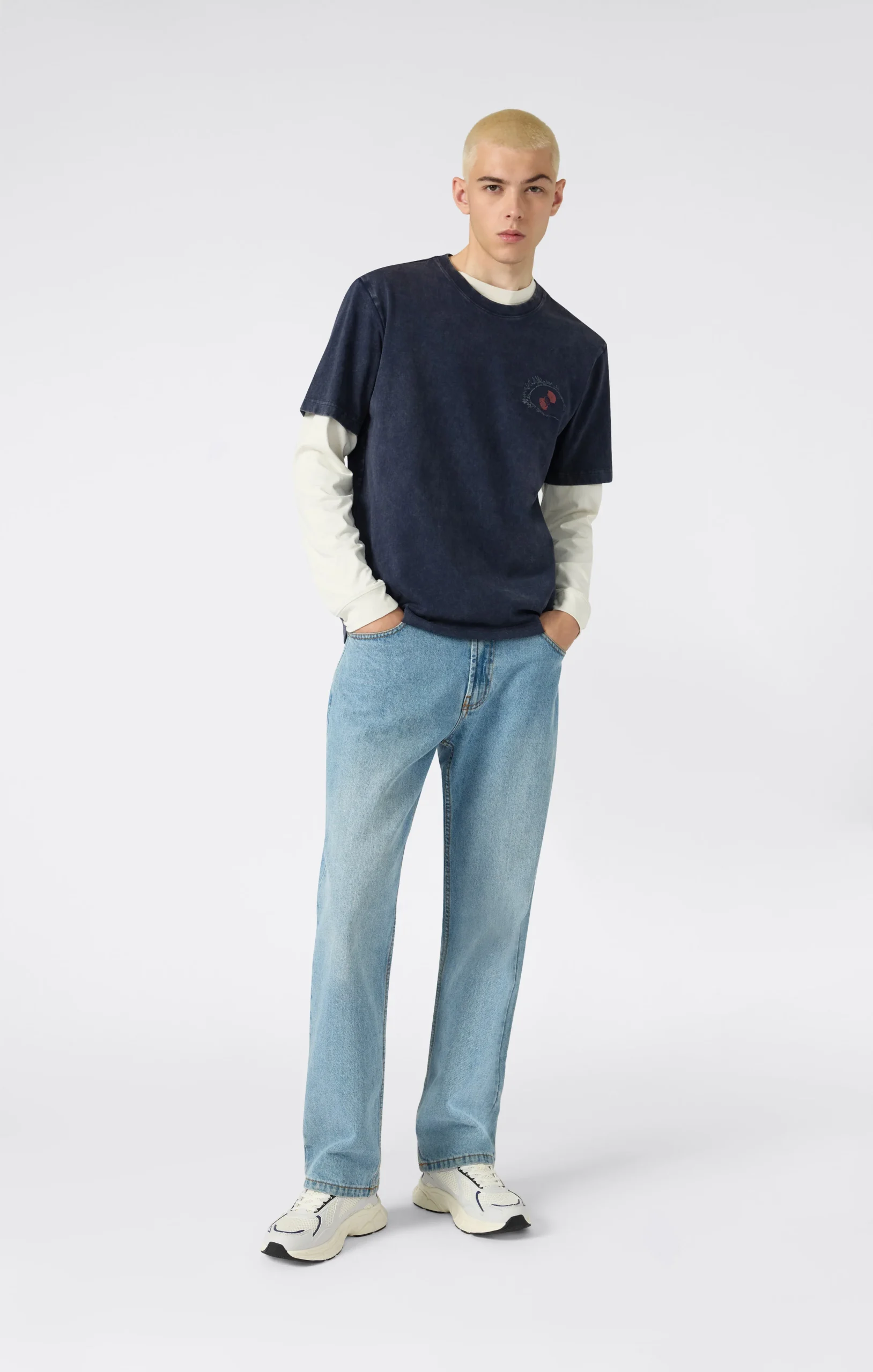 REVERSE WEAVE Men’s Graphic T-Shirt - Imagen 4