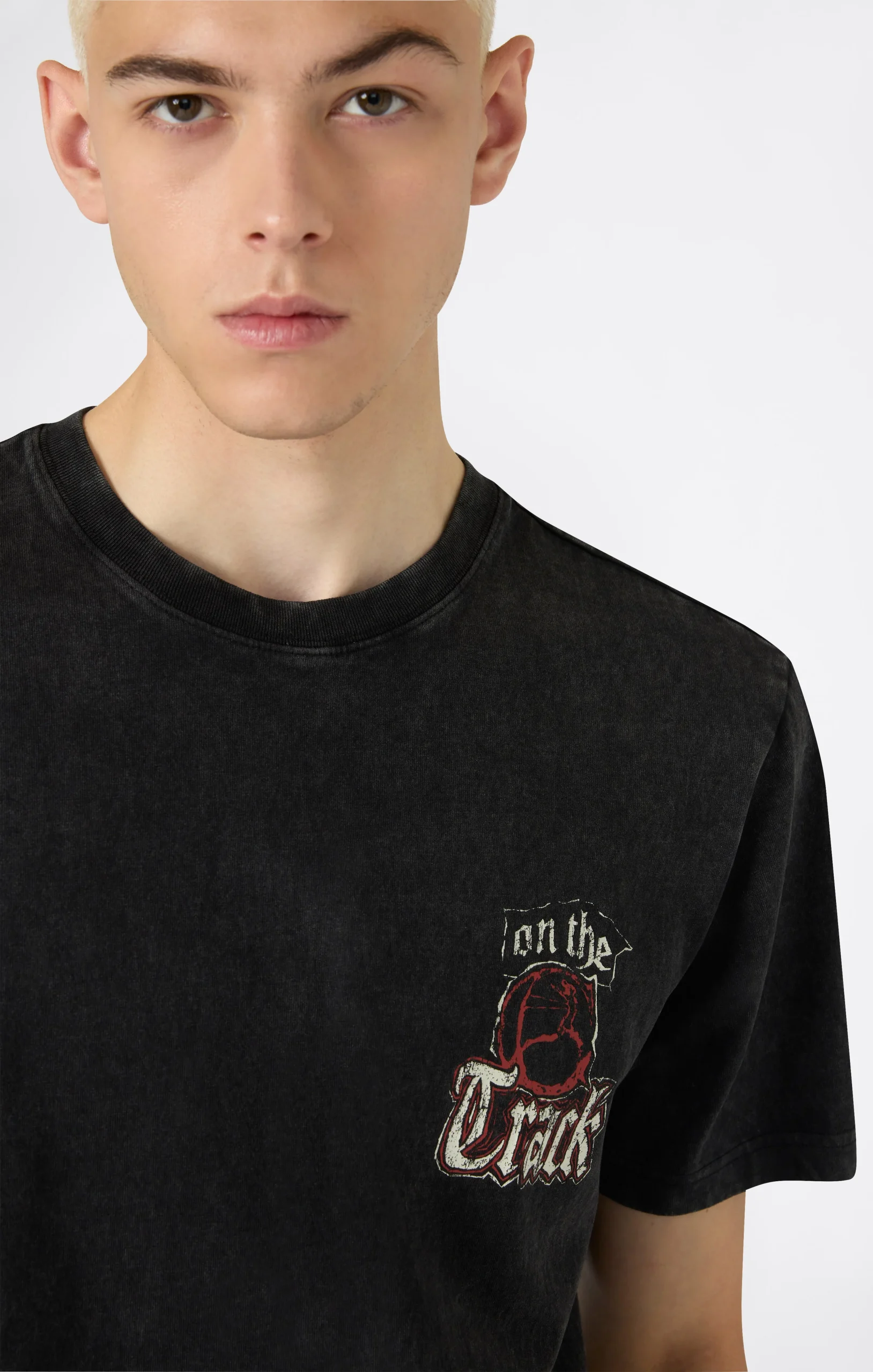 REVERSE WEAVE Men’s Graphic T-Shirt - Imagen 7