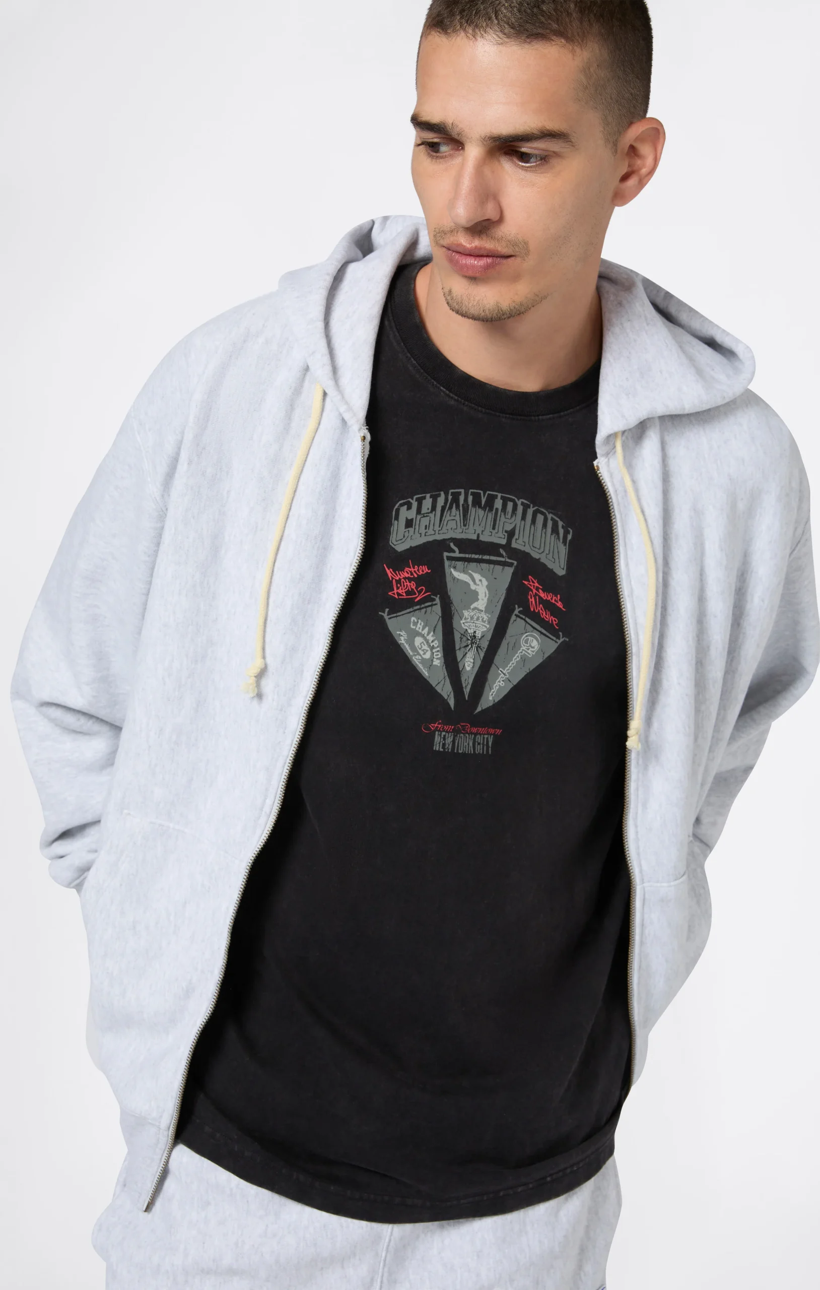 REVERSE WEAVE Men’s Graphic T-Shirt - Imagen 4