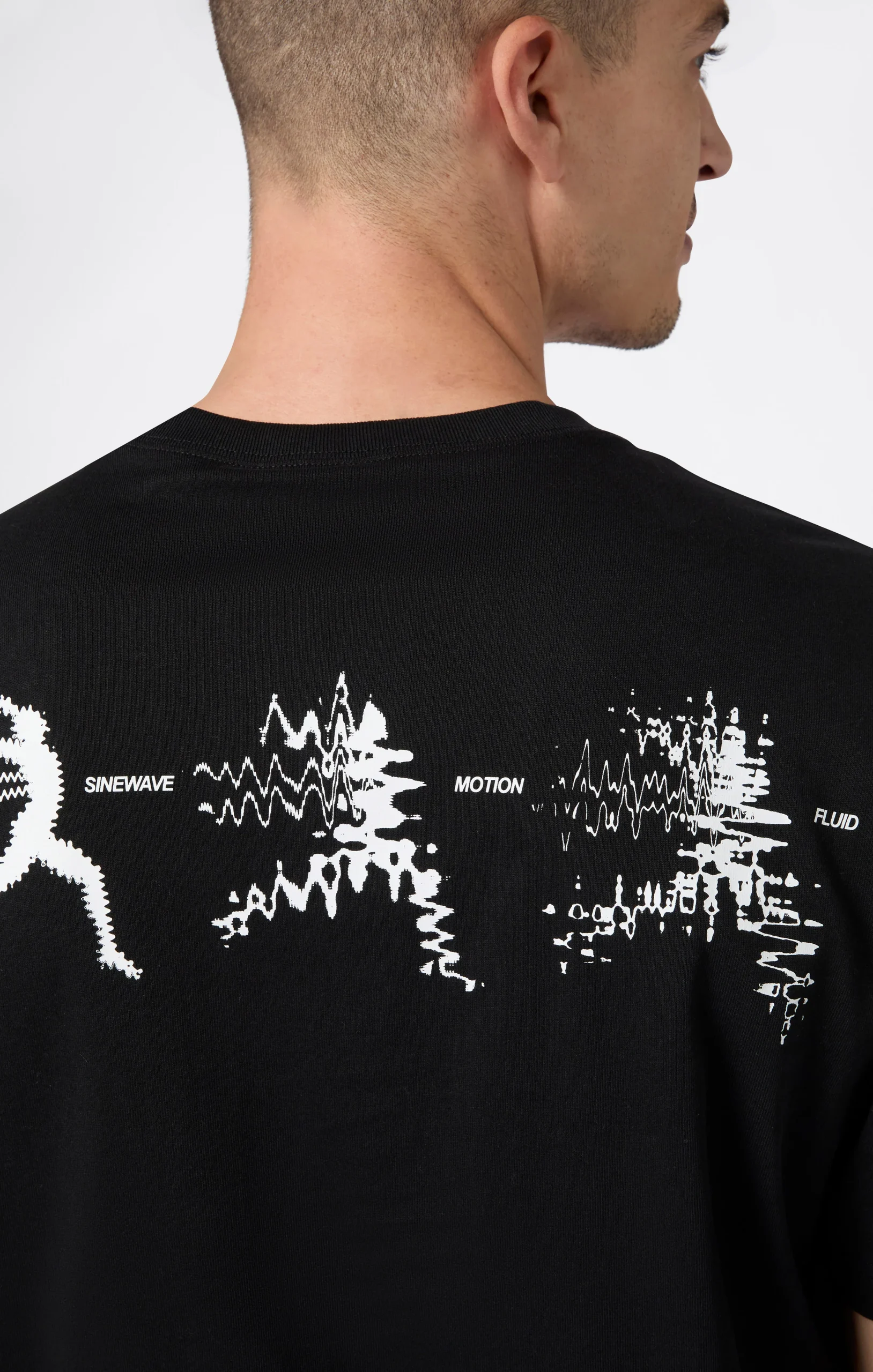 REVERSE WEAVE Men’s Graphic T-Shirt - Imagen 4