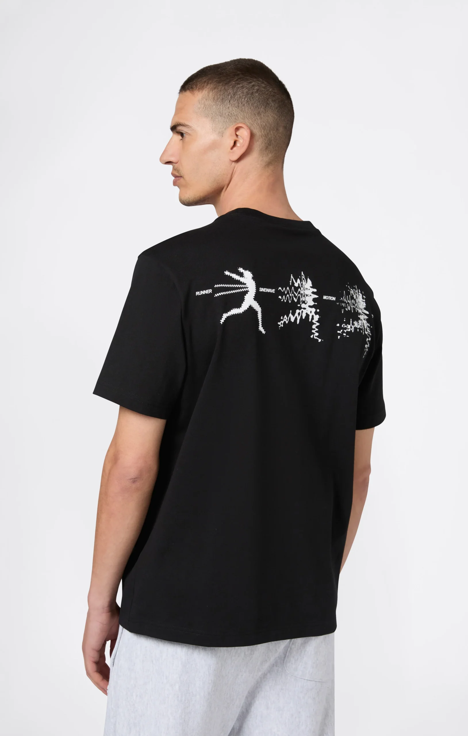 REVERSE WEAVE Men’s Graphic T-Shirt - Imagen 3
