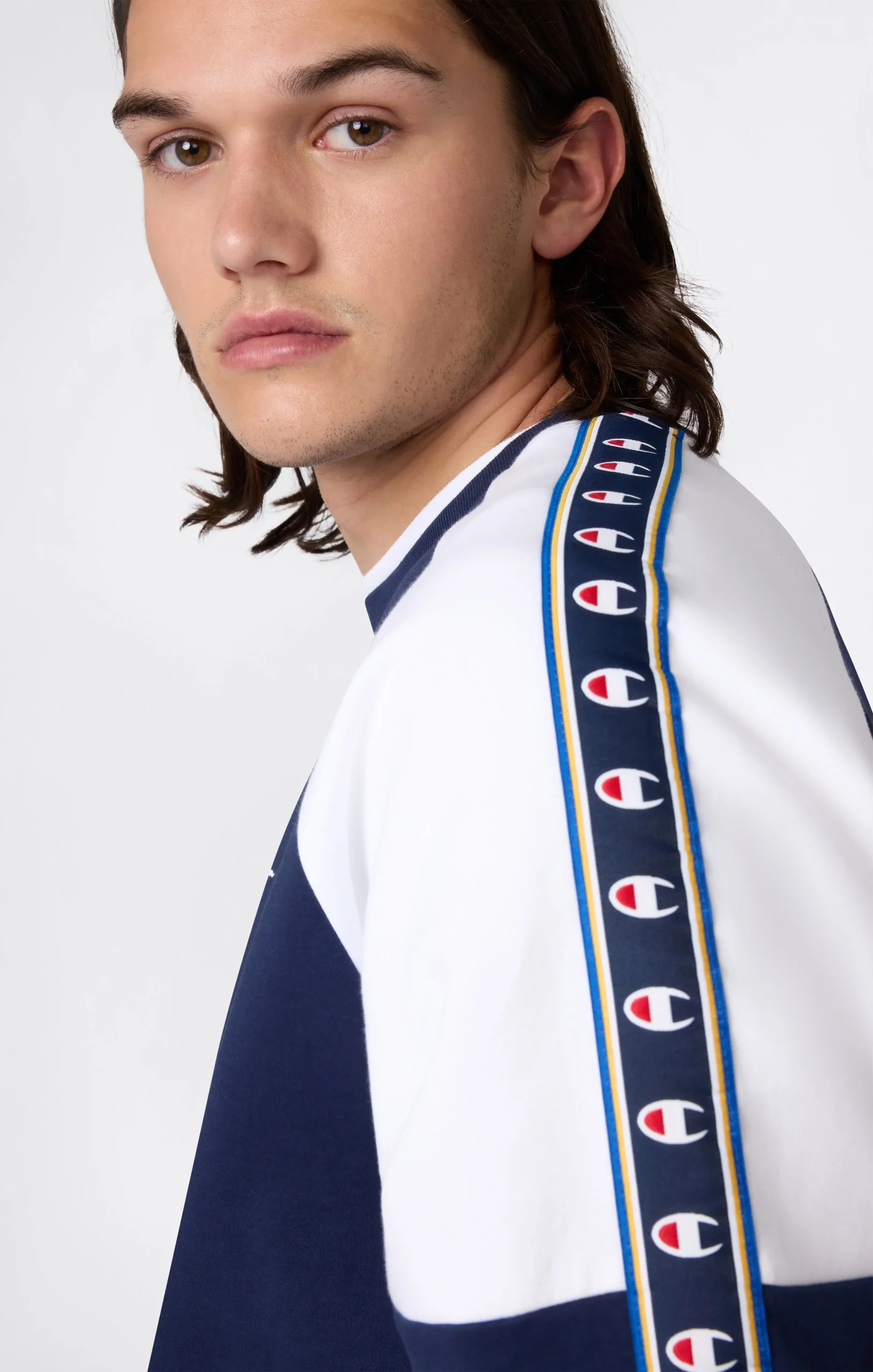 Men’s Interlock Tape Logo Crewneck Sweatshirt - Imagen 5