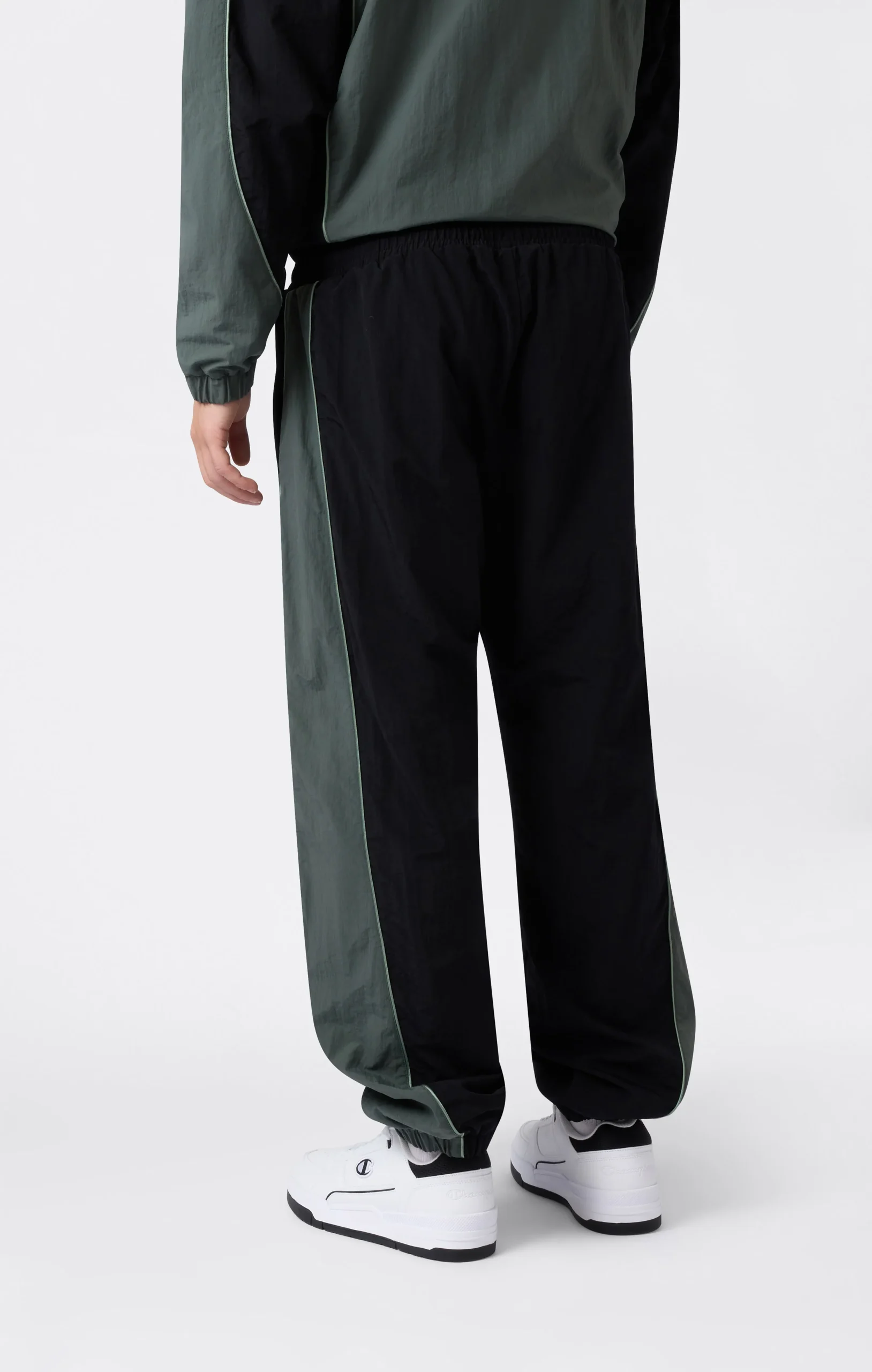 Men's Loose Fit Woven Nylon Pants - Imagen 4