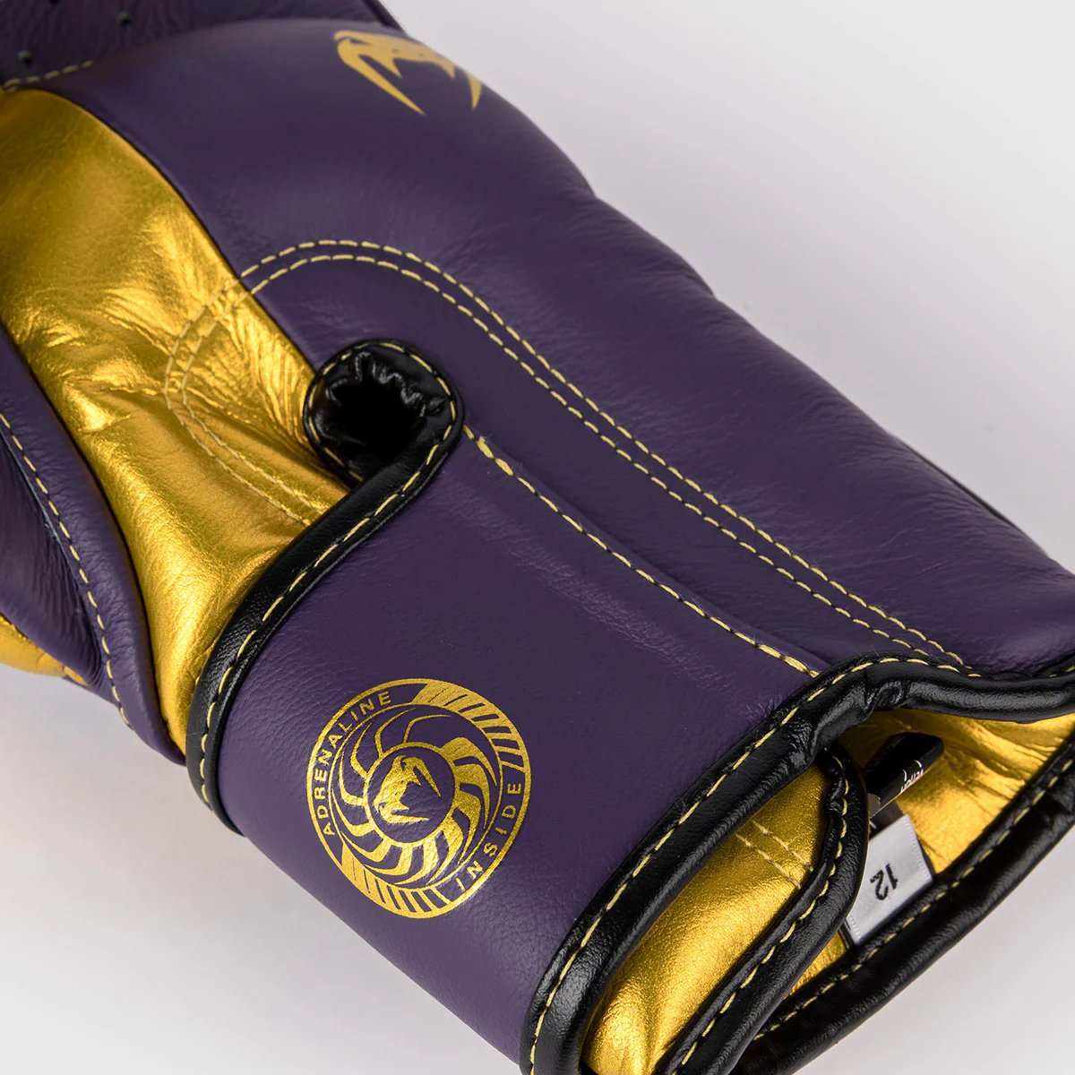 Guantes de boxeo Venum Giant 3.0 Edición Especial Violeta-oro - Imagen 5