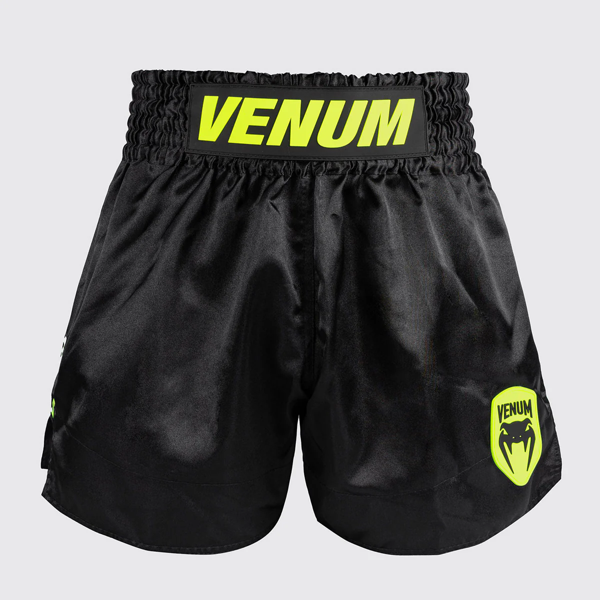 Pantalones cortos kick-tailandés Venum Classic Evo Negro-amarillo