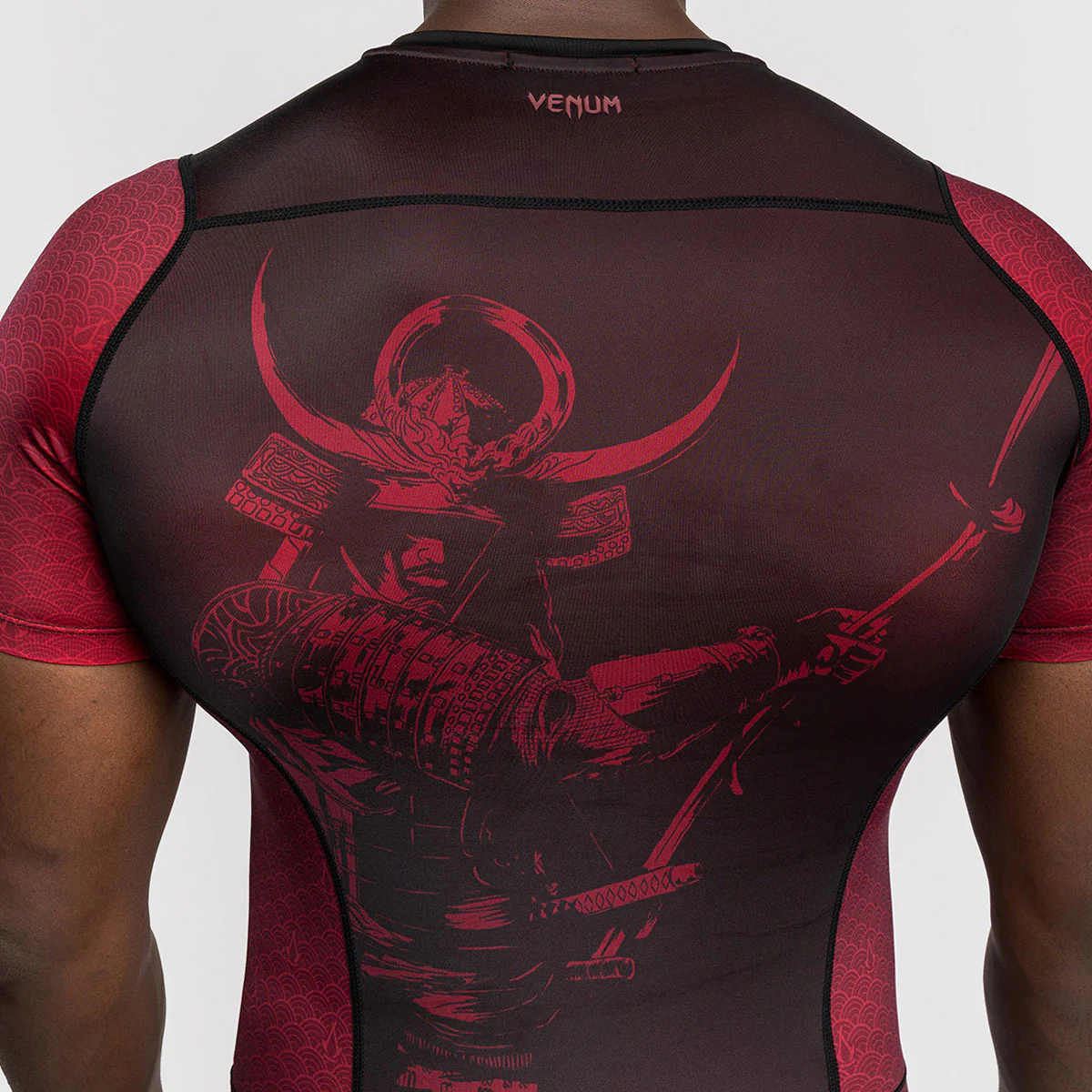 Rashguard Venum Assassin's Creed Shadows mangas cortas Rojo-negro - Imagen 7