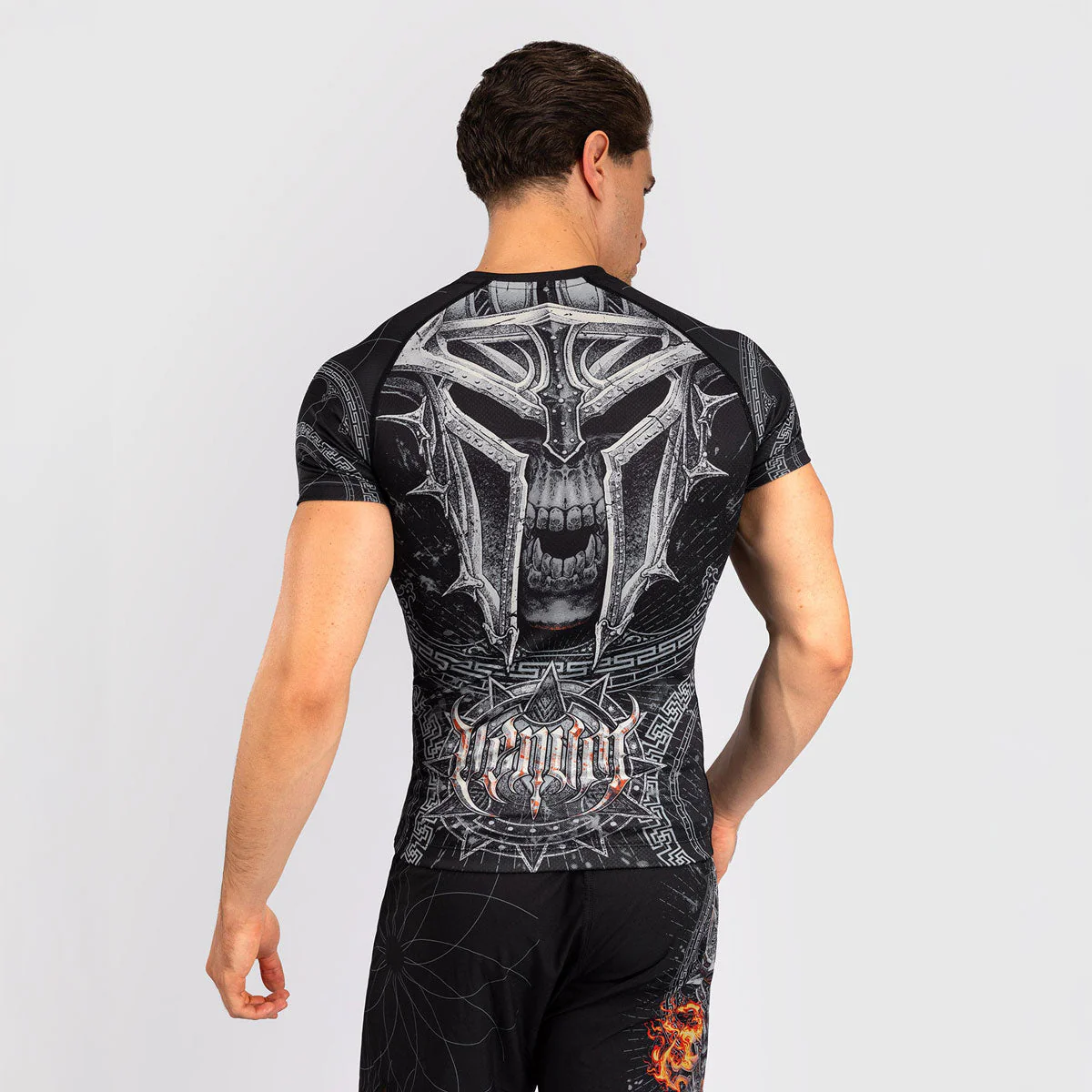 Rashguard Venum Gladiator 5.0 mangas cortas Negro-Plata - Imagen 4