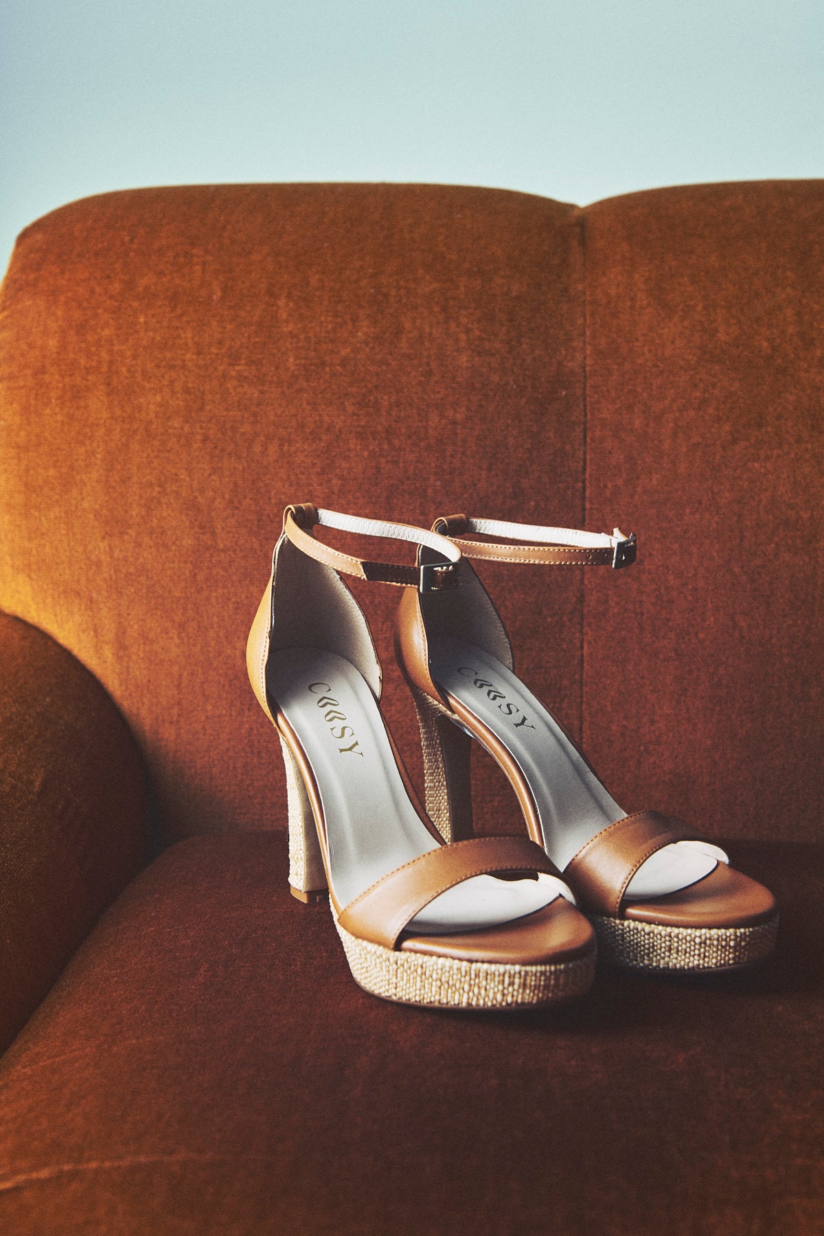 SANDALIAS TACON  TOSTADO