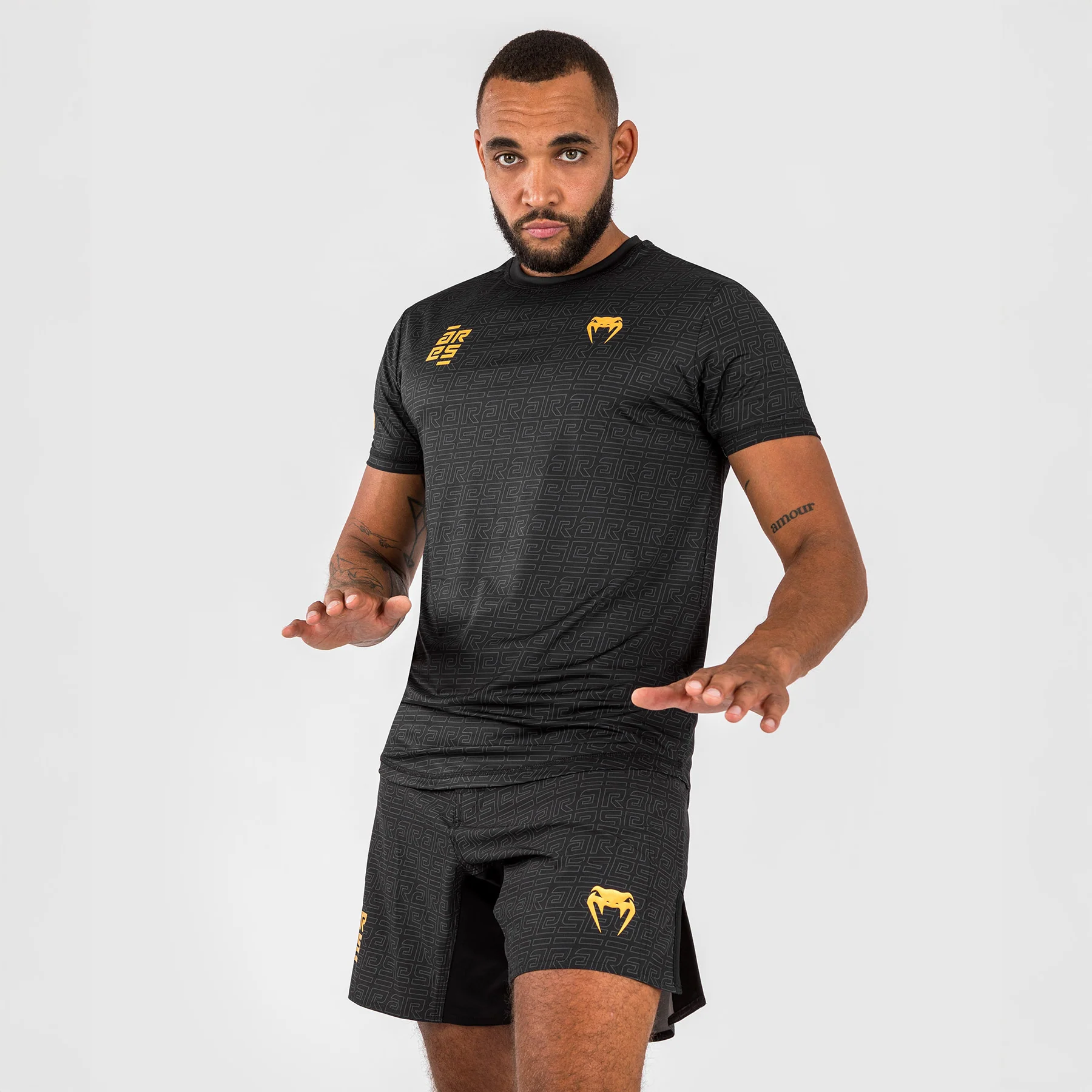 Camiseta Venum X Ares 2.0 Dry Tech Negro-oro - Imagen 3