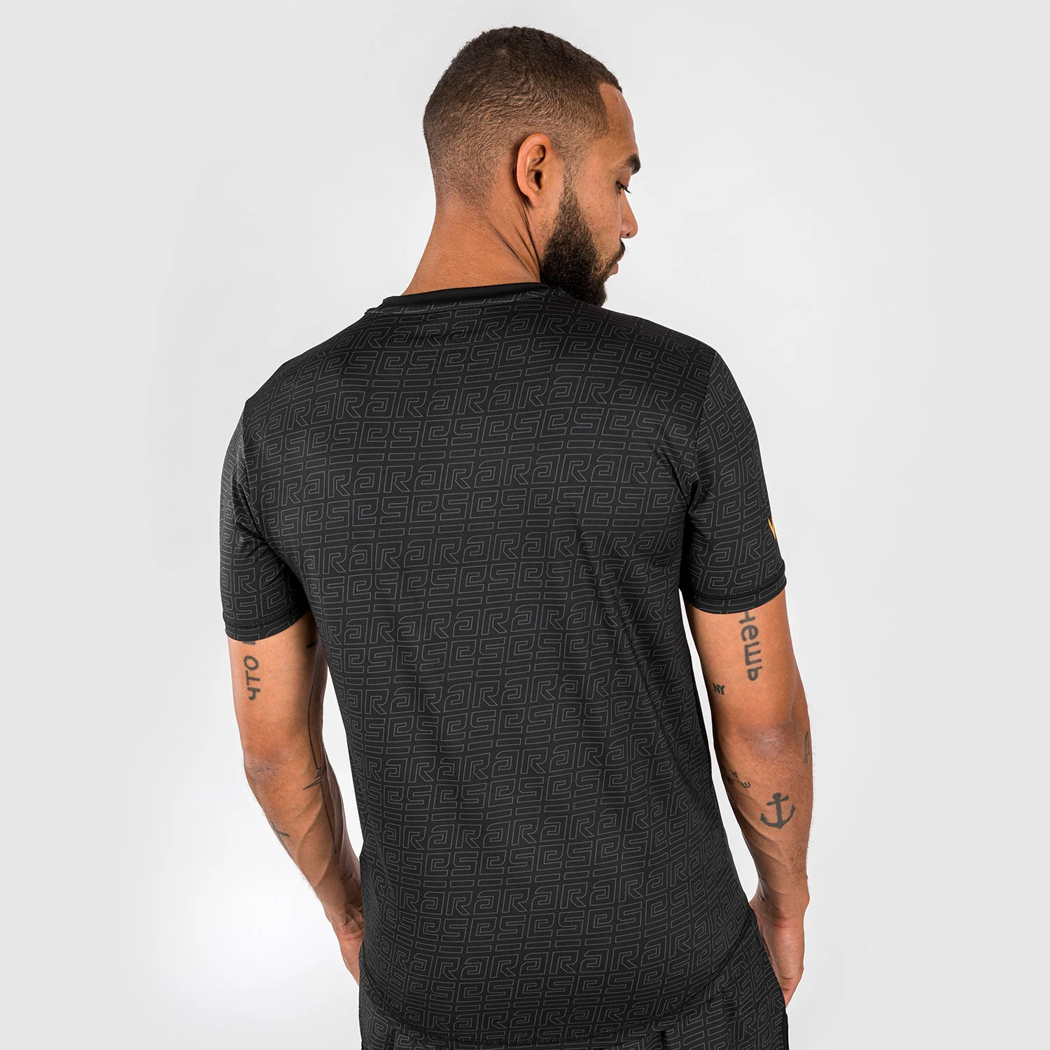 Camiseta Venum X Ares 2.0 Dry Tech Negro-oro - Imagen 5