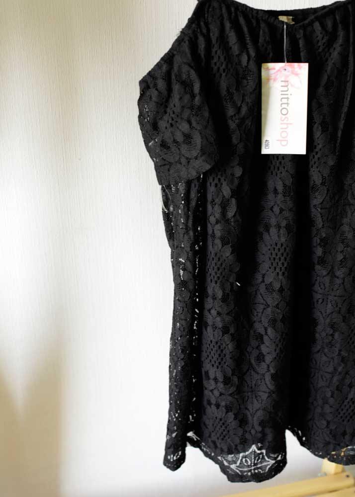 Vestido negro encajes